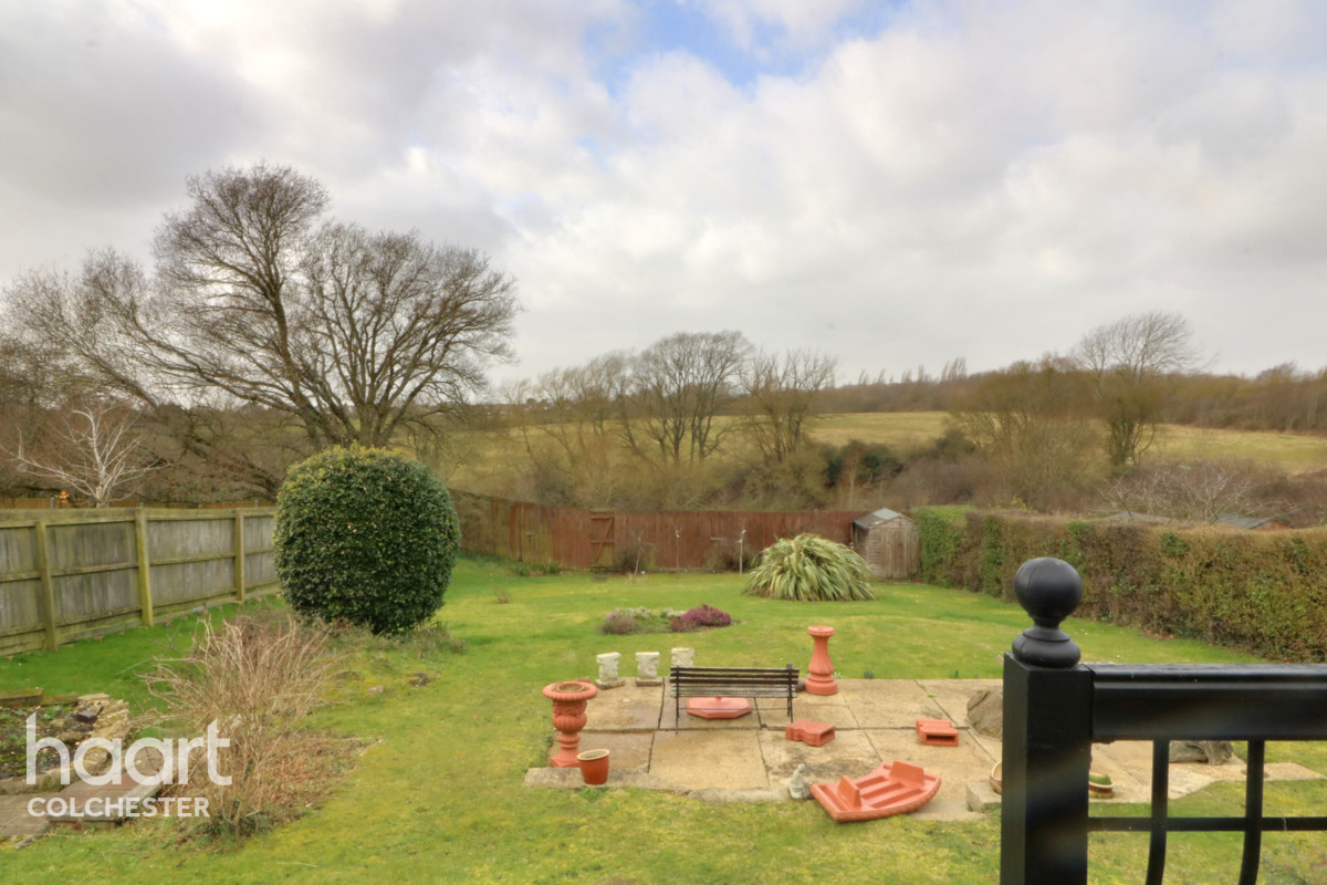 2 bedroom Bungalow Mile End Road, Colchester £375,000 haart