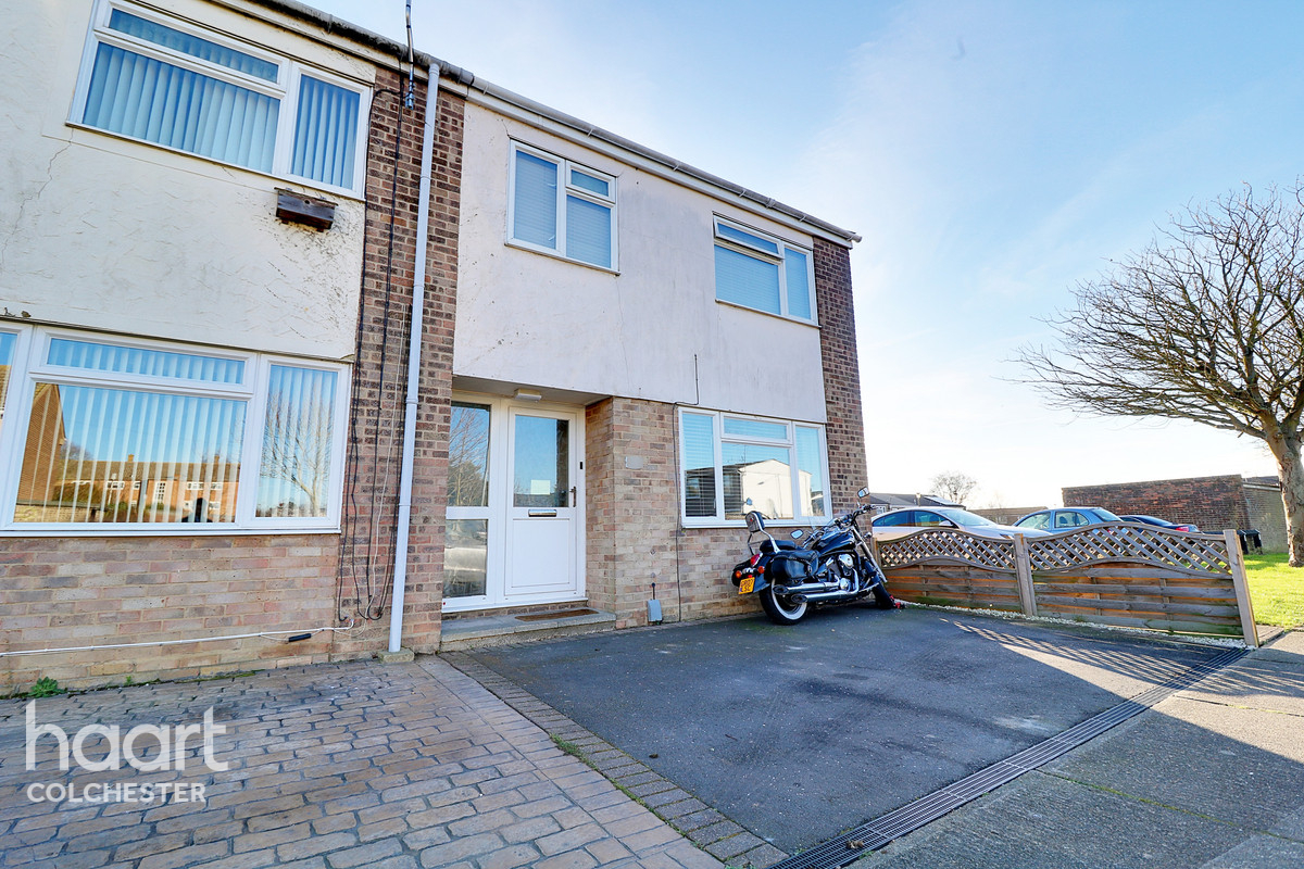3 bedroom End of terrace house | Hawthorn Avenue, Colchester | £275,000 ...