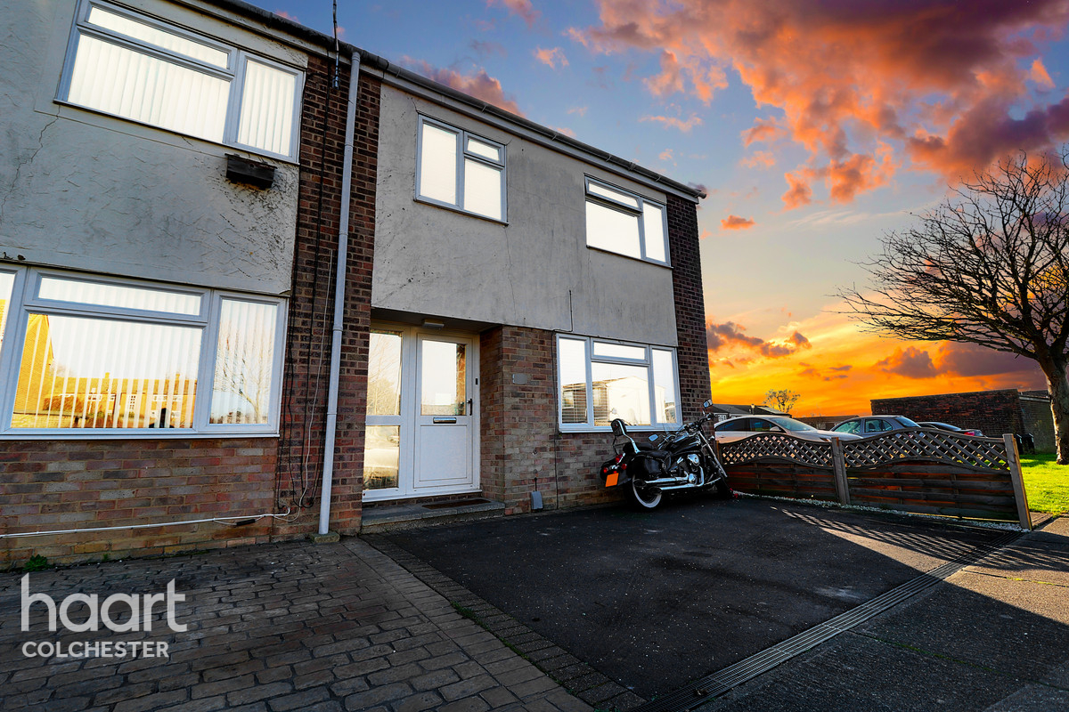 3 bedroom End of terrace house | Hawthorn Avenue, Colchester | £275,000 ...