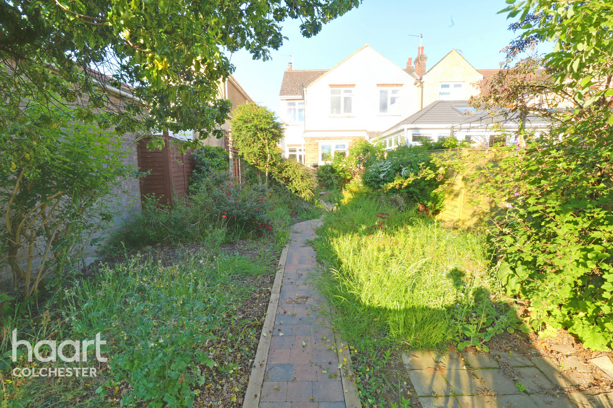 2 bedroom Semidetached house Old Heath Road, Colchester £275,000