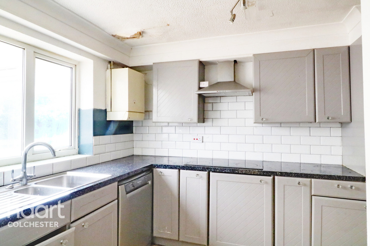 5 bedroom Detached house Redwood Close, Colchester £365,000 haart