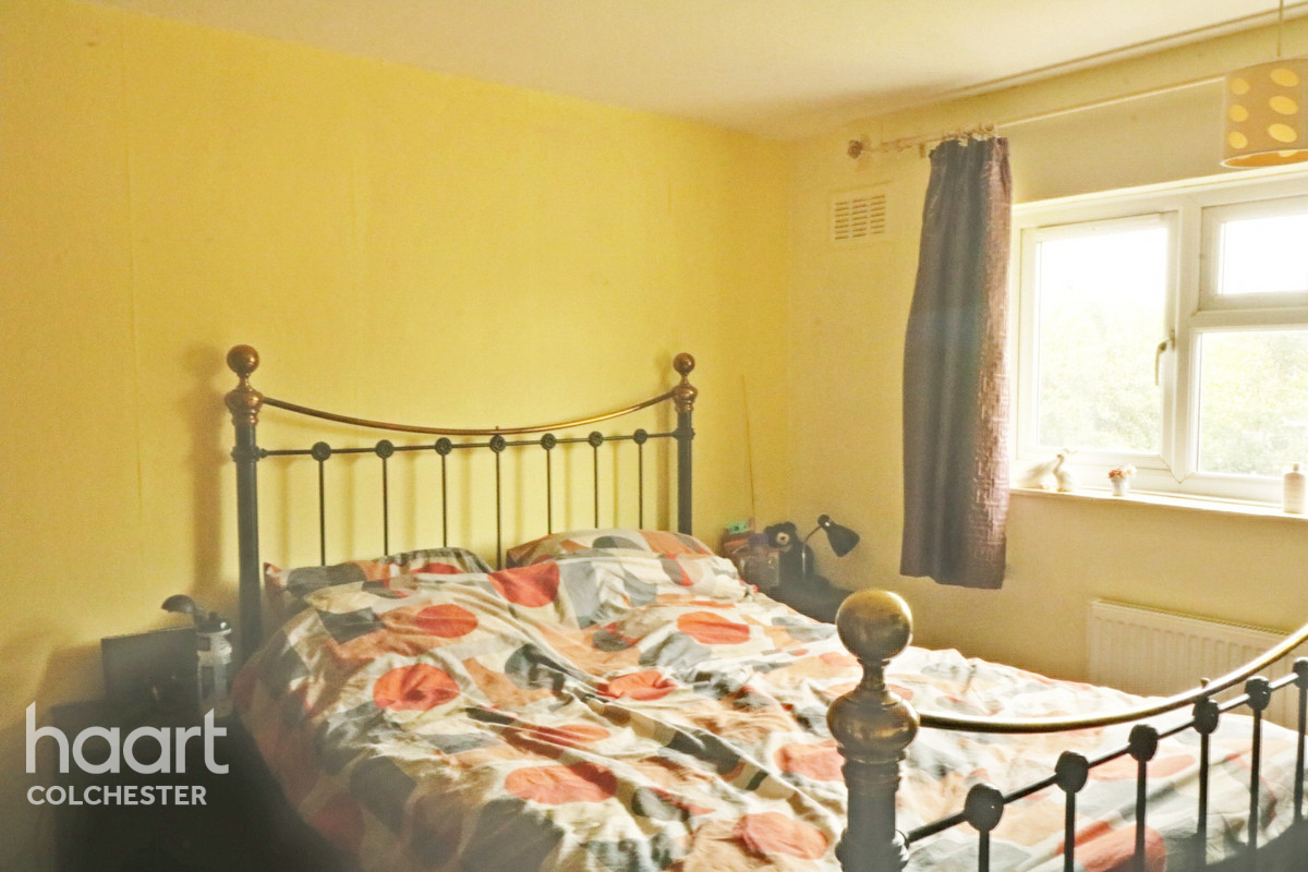 3 bedroom Terraced House Moy Road, Colchester £285,000 haart