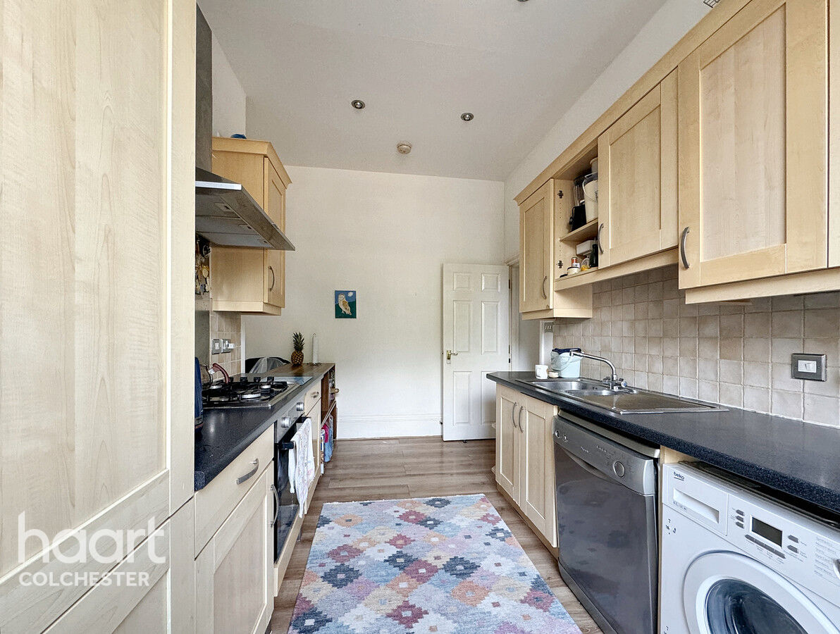 2 bedroom Apartment Lexden Road, Colchester £240,000 haart