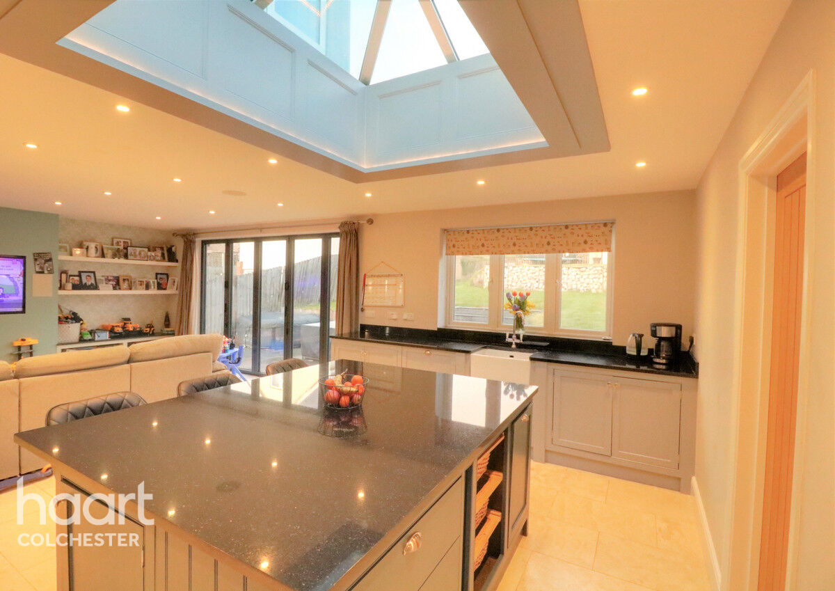 5 bedroom Chalet Colchester Road, Colchester £700,000 haart