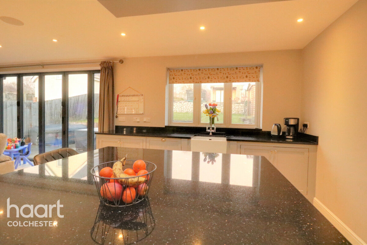 5 bedroom Chalet Colchester Road, Colchester £700,000 haart