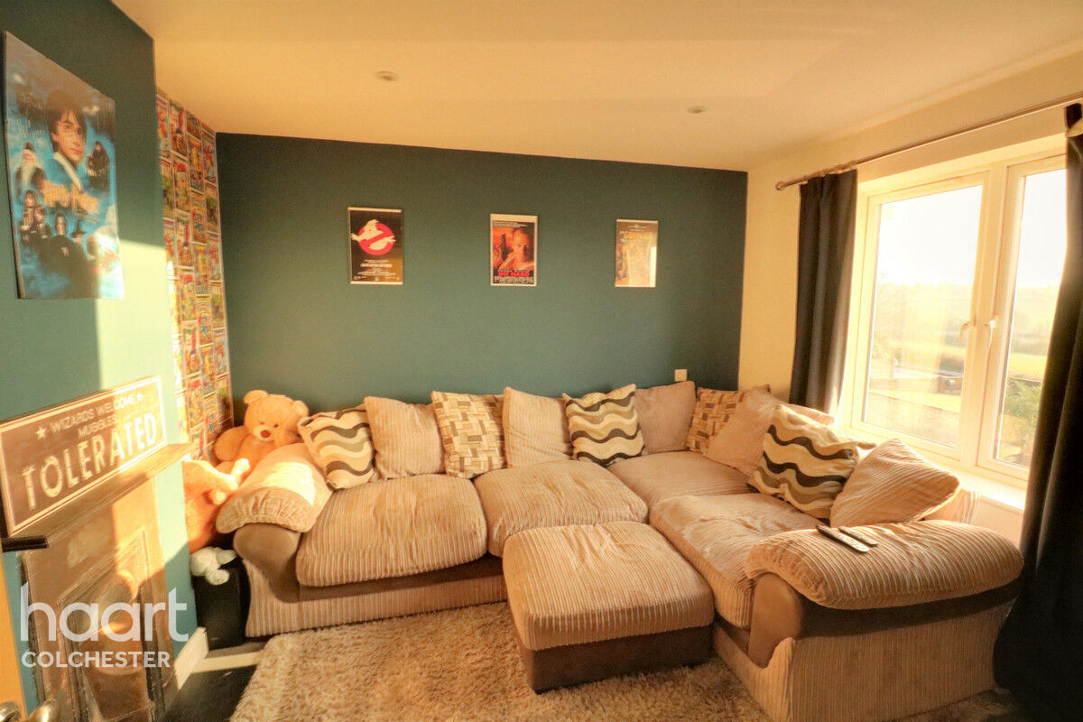 5 bedroom Chalet Colchester Road, Colchester £700,000 haart