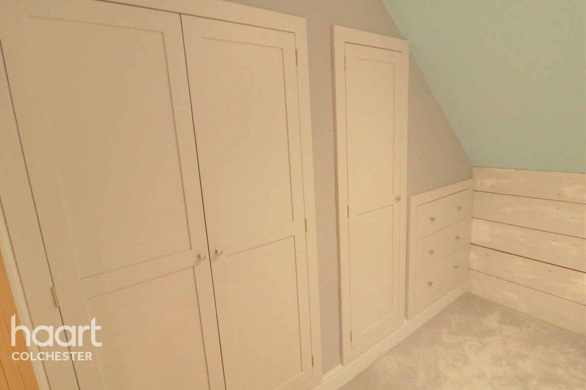 5 bedroom Chalet Colchester Road, Colchester £700,000 haart