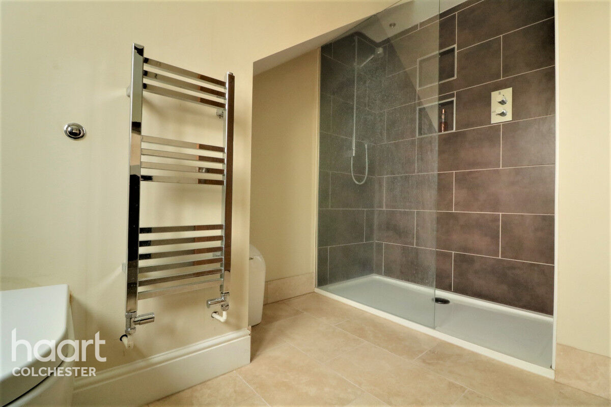 5 bedroom Chalet Colchester Road, Colchester £700,000 haart