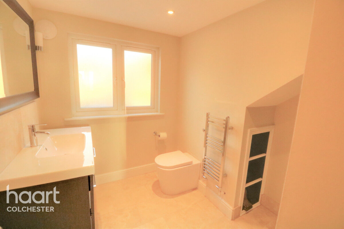 5 bedroom Chalet Colchester Road, Colchester £700,000 haart
