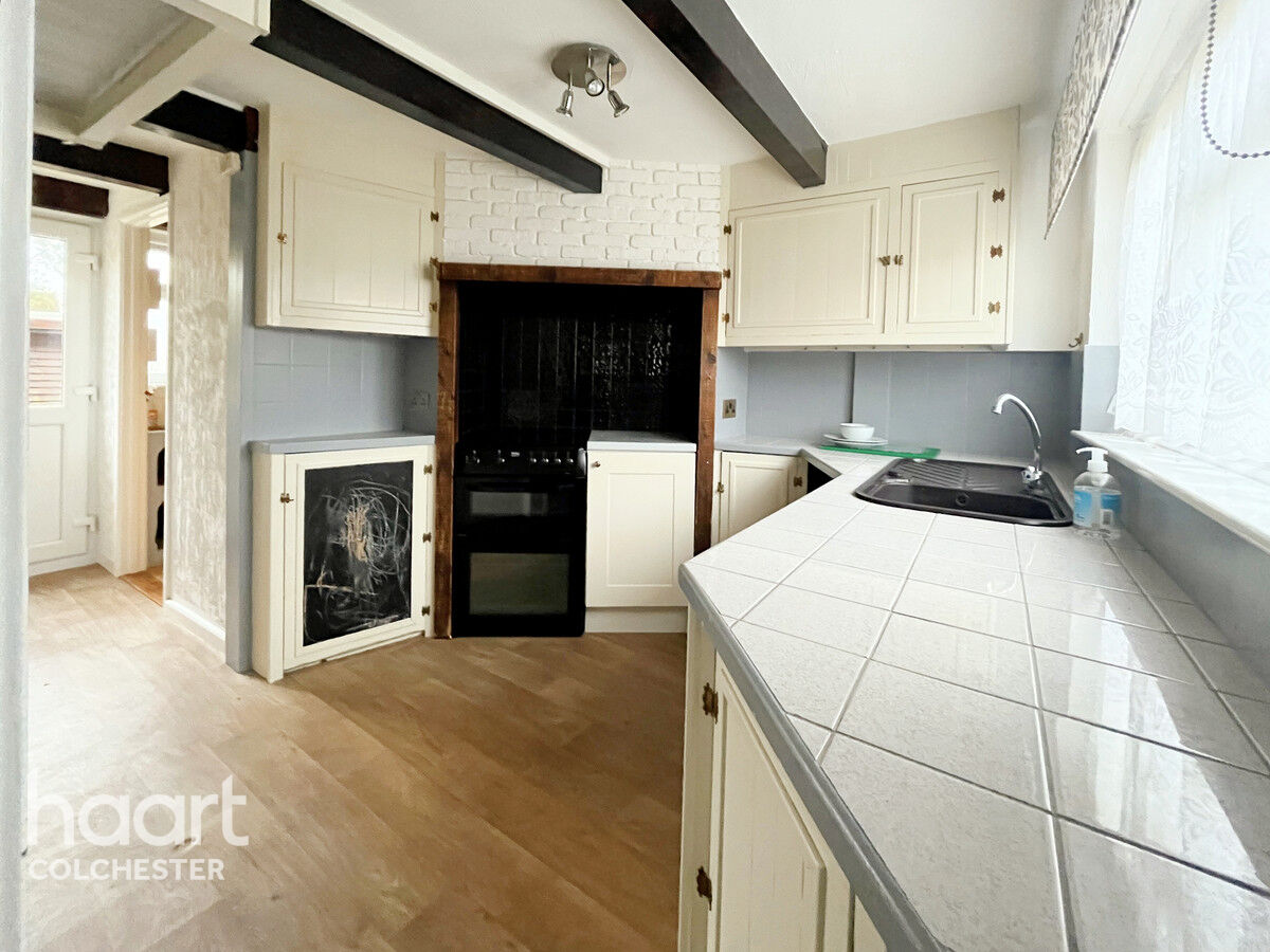 3 bedroom Semidetached house Colchester Road, Ardleigh £275,000