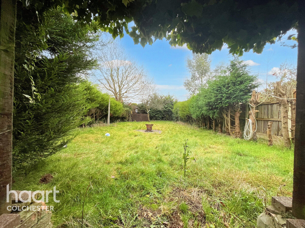 3 bedroom Semidetached house Colchester Road, Ardleigh £275,000