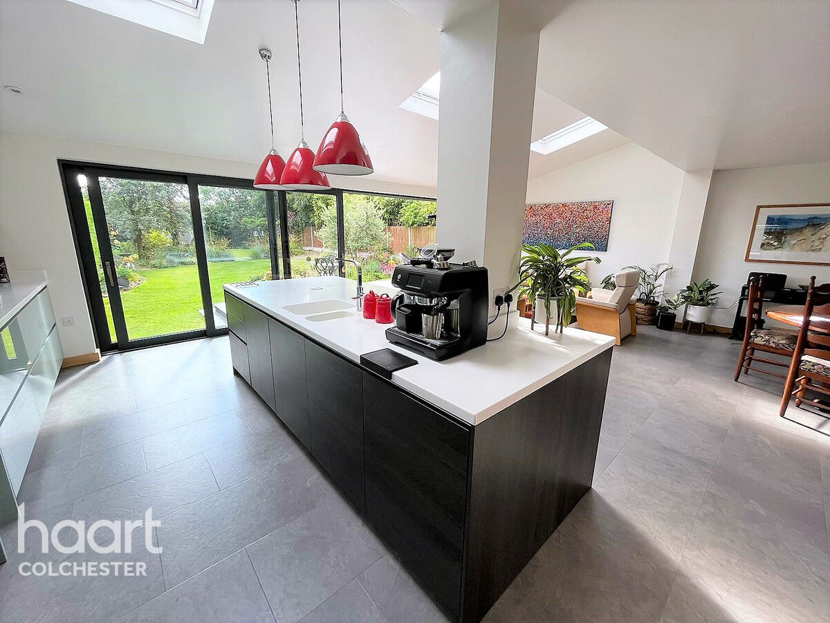 4 bedroom Detached house Glen Avenue, Colchester £700,000 haart