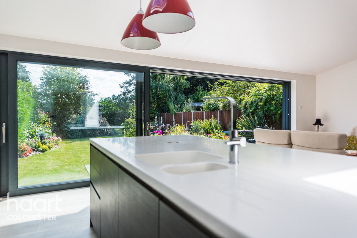 4 bedroom Detached house Glen Avenue, Colchester £700,000 haart