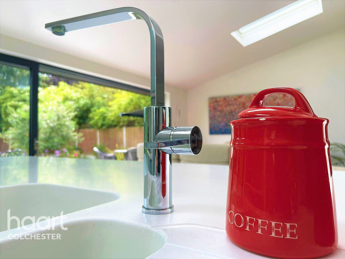 4 bedroom Detached house Glen Avenue, Colchester £700,000 haart