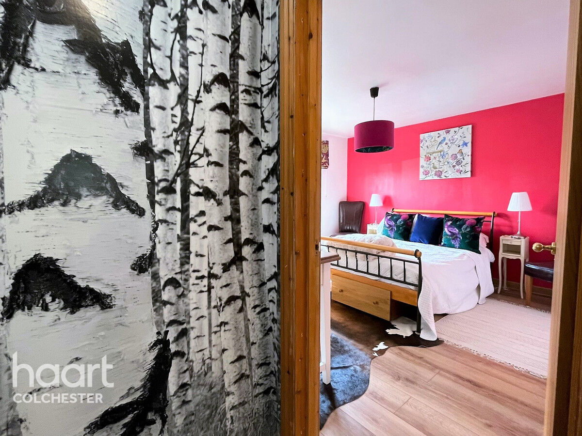 4 bedroom Detached house Glen Avenue, Colchester £700,000 haart