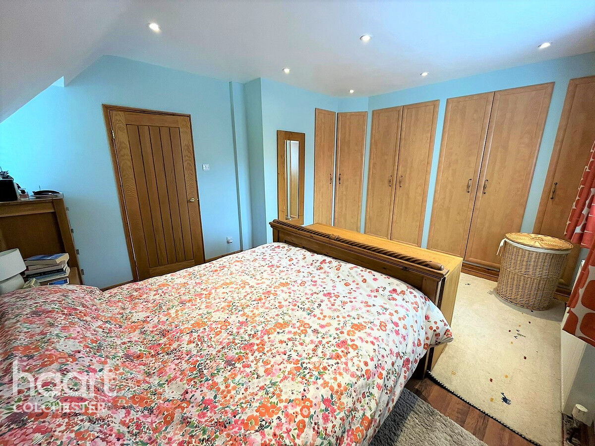 4 bedroom Detached house Glen Avenue, Colchester £700,000 haart