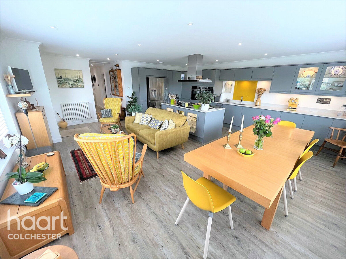 4 bedroom Detached bungalow Upland Drive, Colchester £500,000 haart