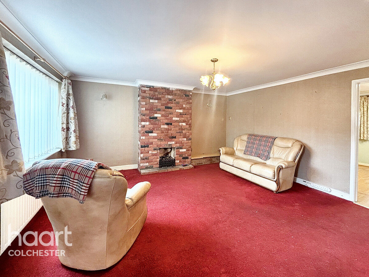 3 bedroom Semidetached house Broadlands Way, Colchester £325,000