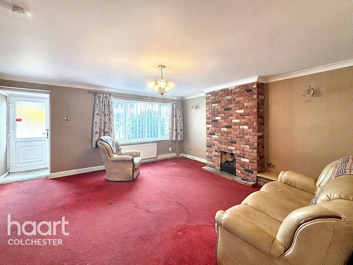 3 bedroom Semidetached house Broadlands Way, Colchester £325,000