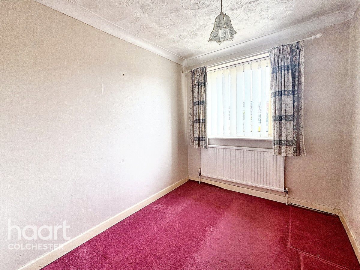 3 bedroom Semidetached house Broadlands Way, Colchester £325,000