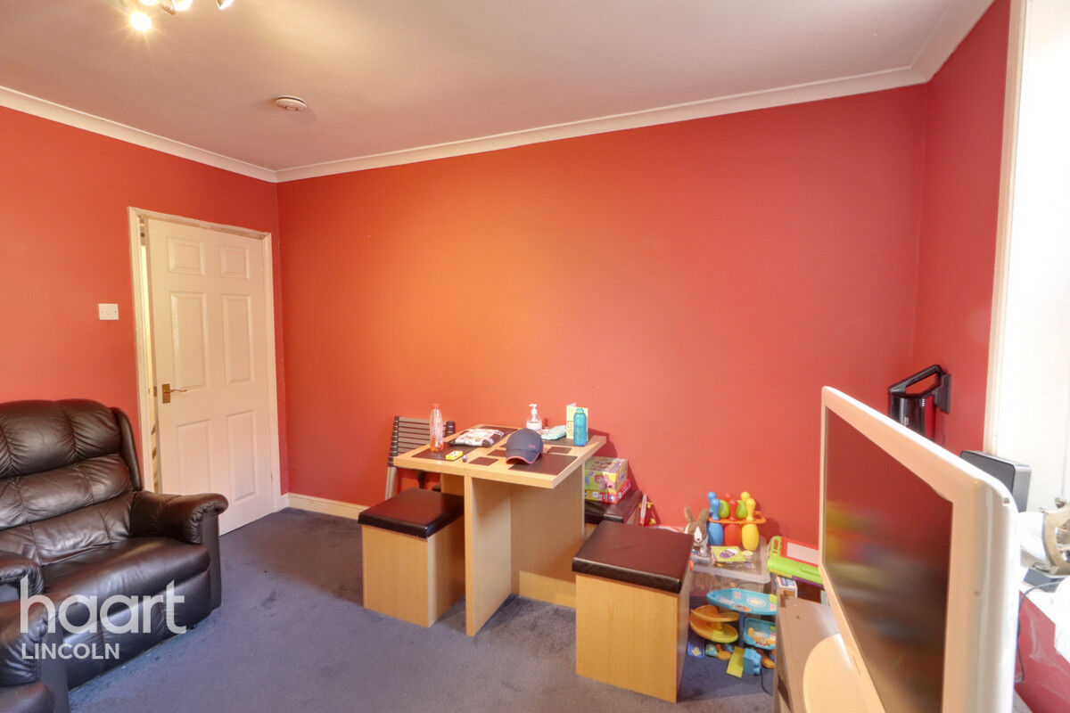3 bedroom Terraced House Yarborough Road, Lincoln £160,000 haart