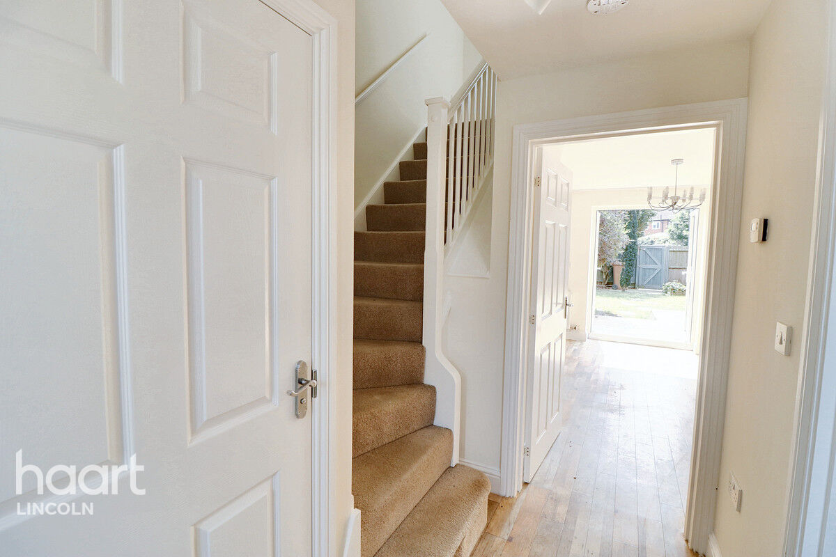 2 bedroom Terraced House Deansleigh, Lincoln £150,000 haart