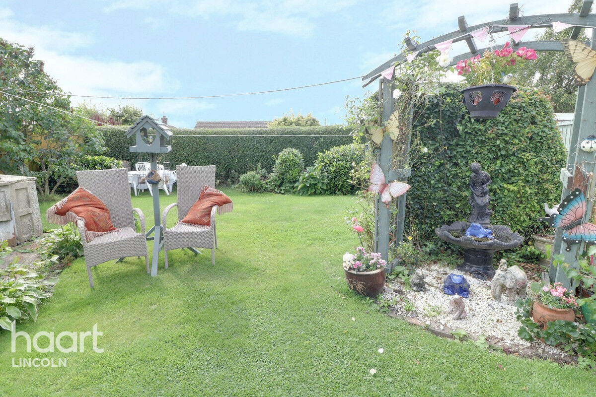 3 bedroom Detached bungalow Mill Lane, Saxilby, Lincoln £300,000 haart