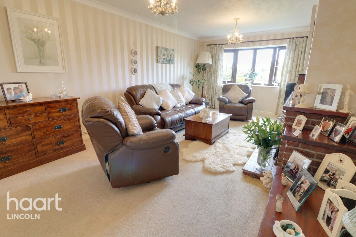 3 bedroom Detached bungalow Mill Lane, Saxilby, Lincoln £300,000 haart