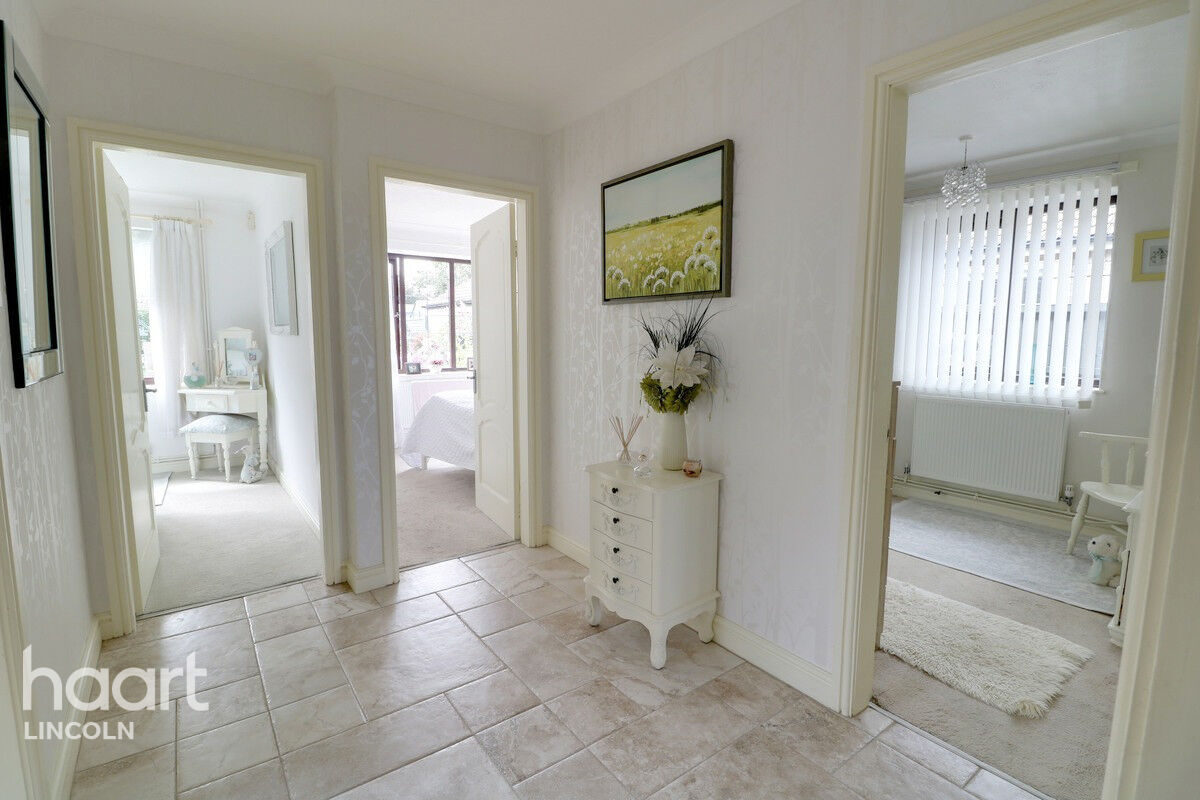 3 bedroom Detached bungalow Mill Lane, Saxilby, Lincoln £300,000 haart