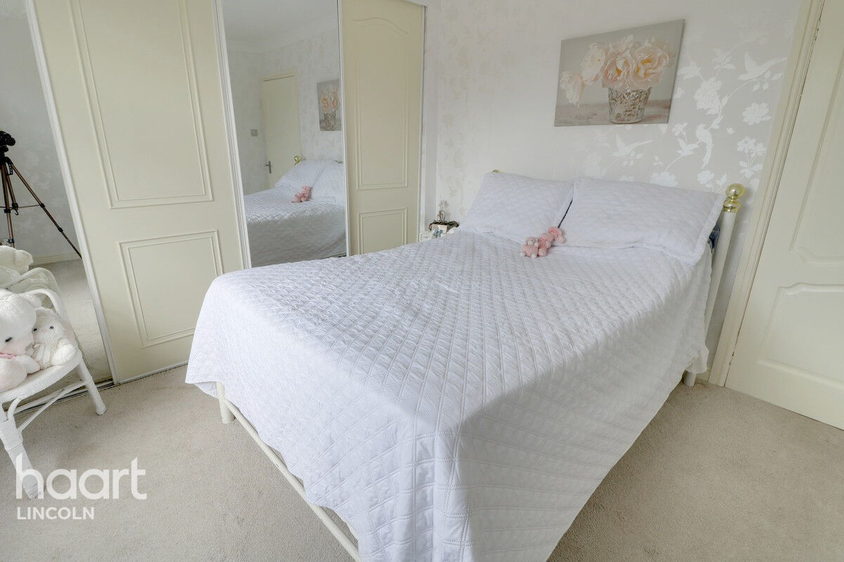 3 bedroom Detached bungalow Mill Lane, Saxilby, Lincoln £300,000 haart