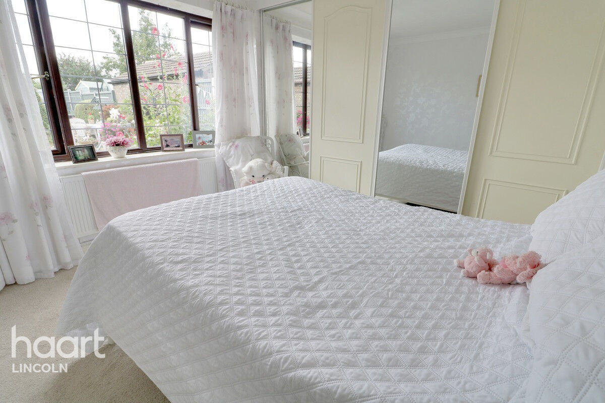 3 bedroom Detached bungalow Mill Lane, Saxilby, Lincoln £300,000 haart