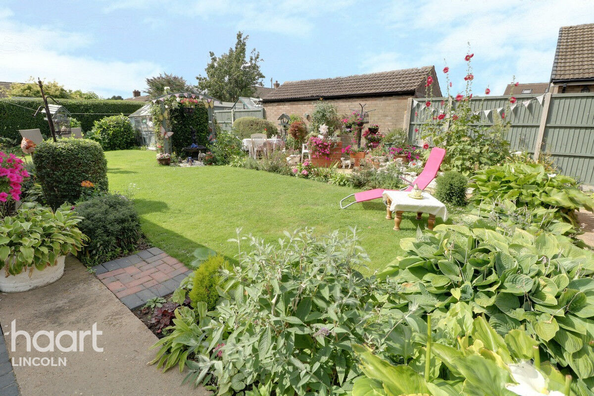 3 bedroom Detached bungalow Mill Lane, Saxilby, Lincoln £300,000 haart