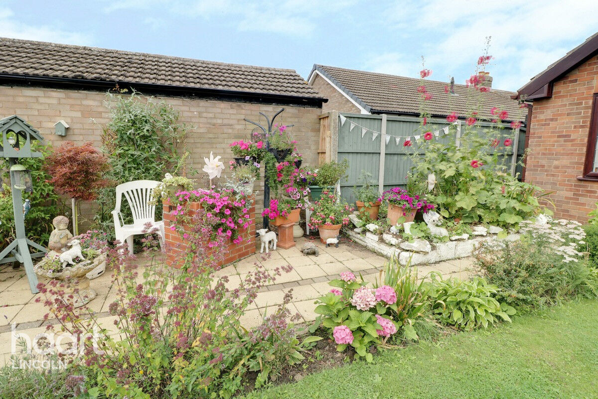 3 bedroom Detached bungalow Mill Lane, Saxilby, Lincoln £300,000 haart