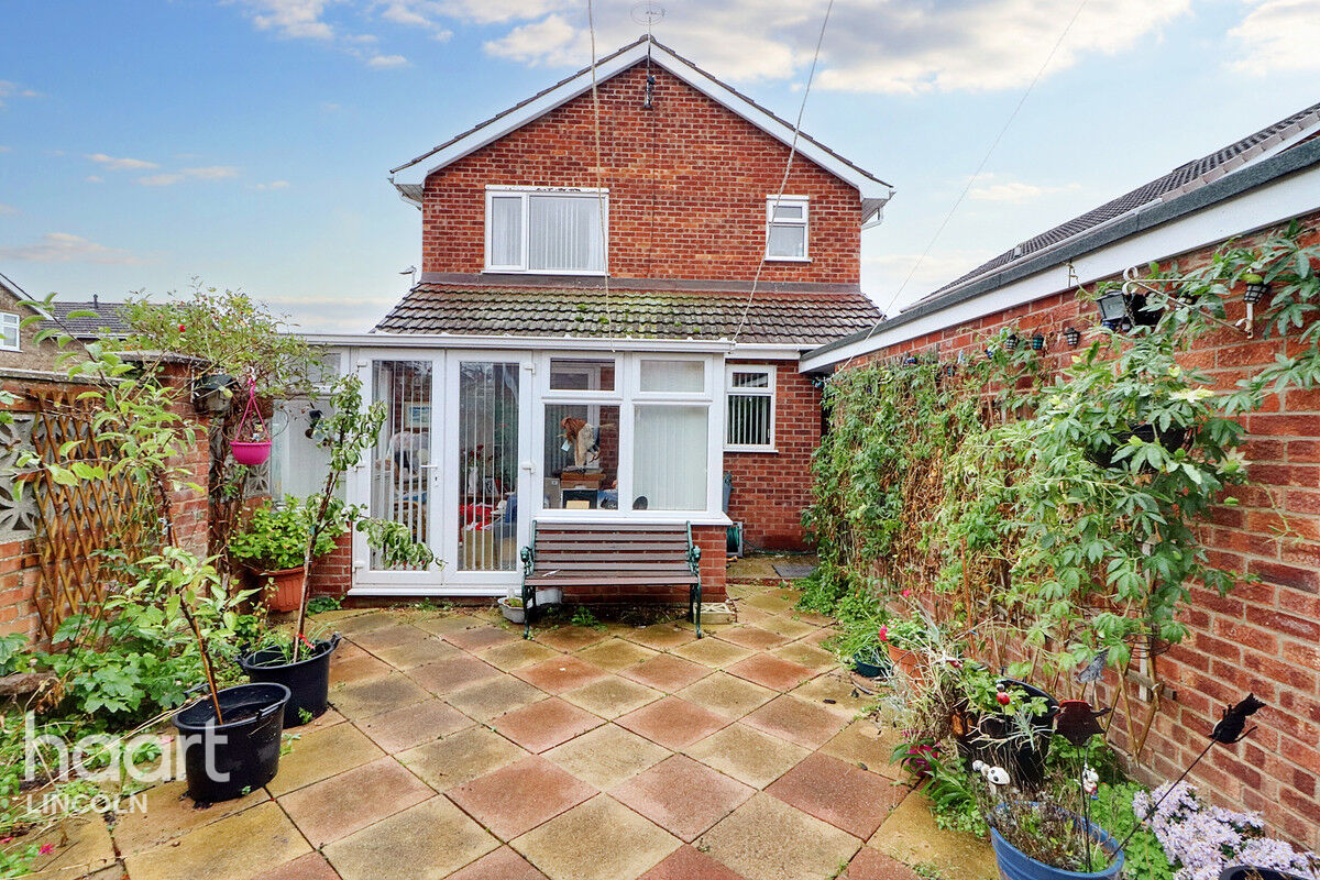 4 bedroom Detached house Calder Road, Lincoln £270,000 haart