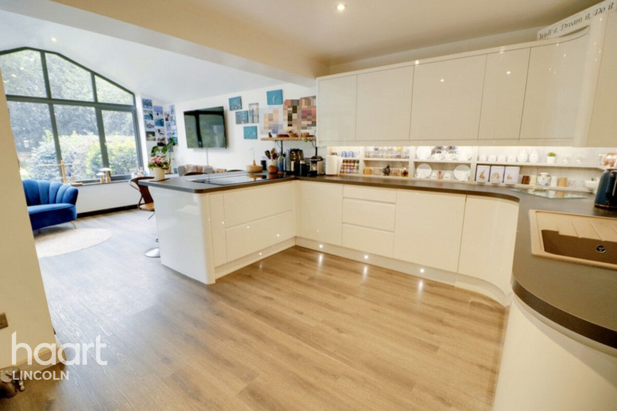 4 bedroom Detached house Frome Close, Lincoln £475,000 haart