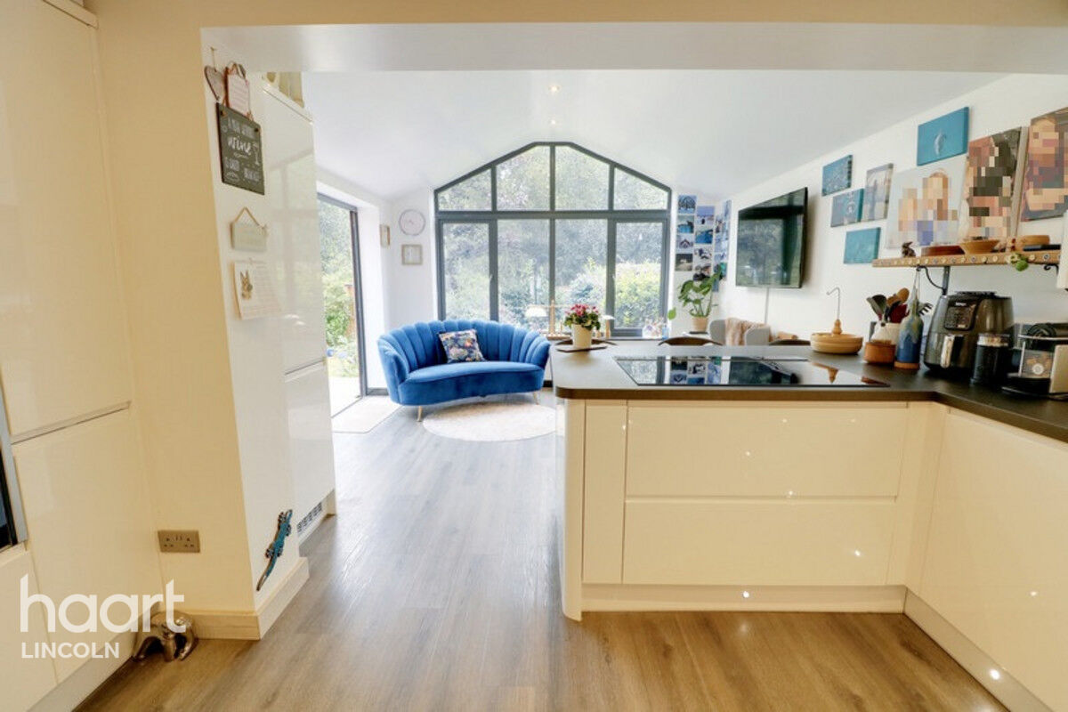 4 bedroom Detached house Frome Close, Lincoln £475,000 haart