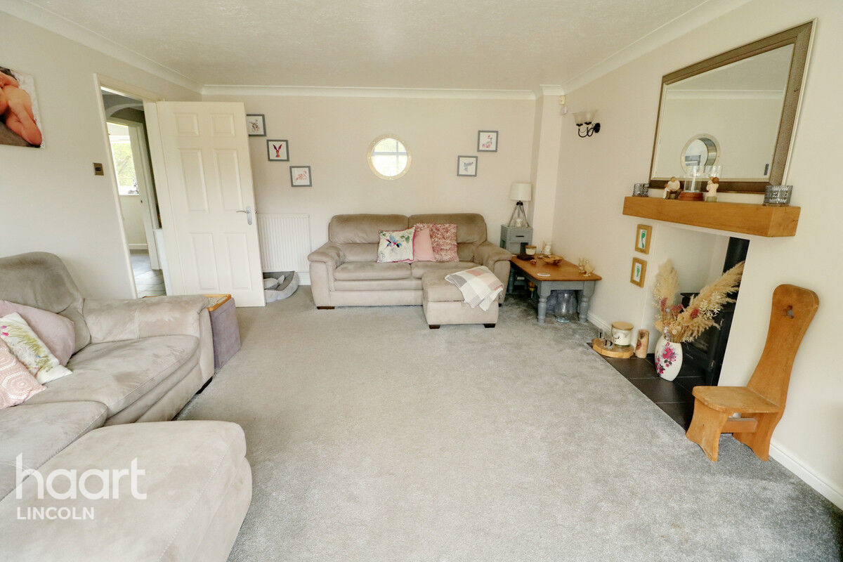 4 bedroom Detached house Frome Close, Lincoln £475,000 haart