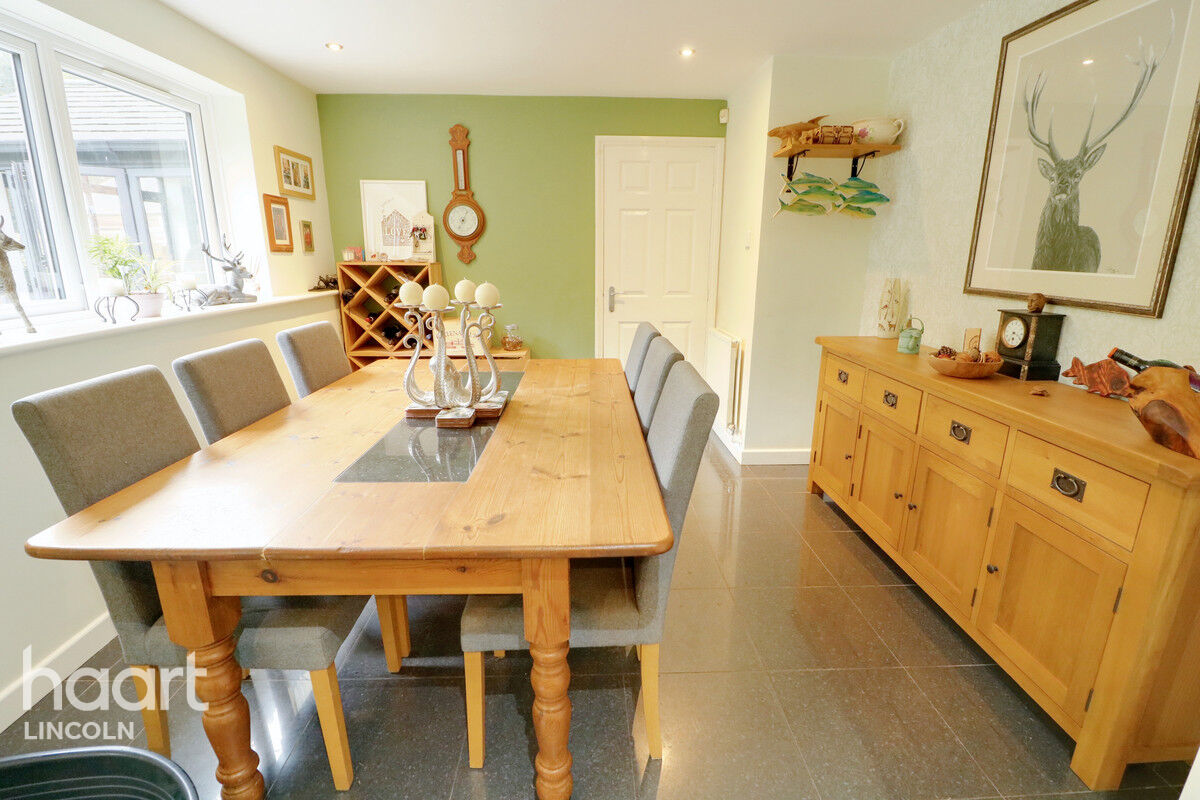 4 bedroom Detached house Frome Close, Lincoln £475,000 haart