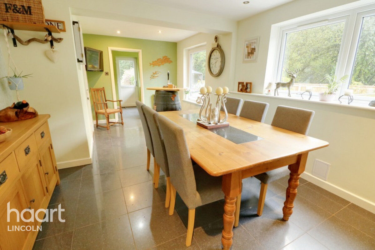 4 bedroom Detached house Frome Close, Lincoln £475,000 haart