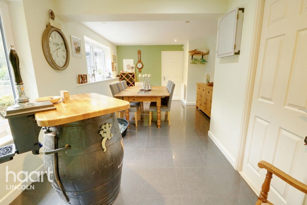 4 bedroom Detached house Frome Close, Lincoln £475,000 haart