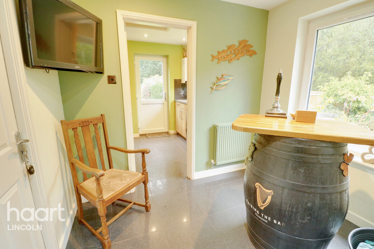 4 bedroom Detached house Frome Close, Lincoln £475,000 haart