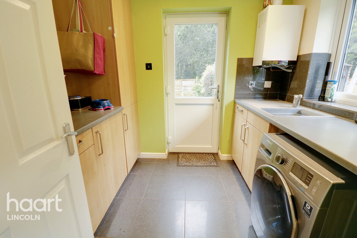 4 bedroom Detached house Frome Close, Lincoln £475,000 haart