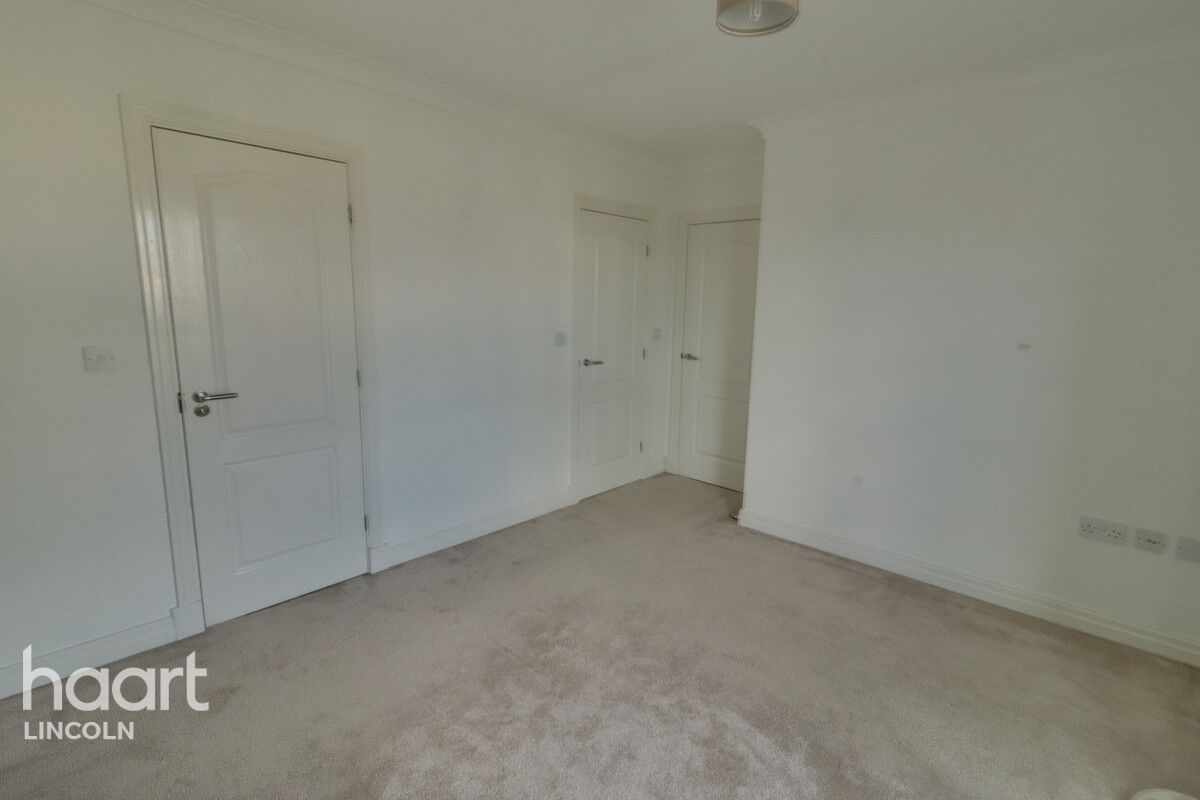 3 bedroom Terraced House Park Lane, Burton Waters £325,000 haart