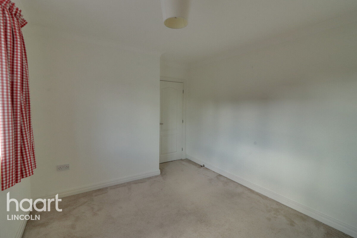 3 bedroom Terraced House Park Lane, Burton Waters £325,000 haart