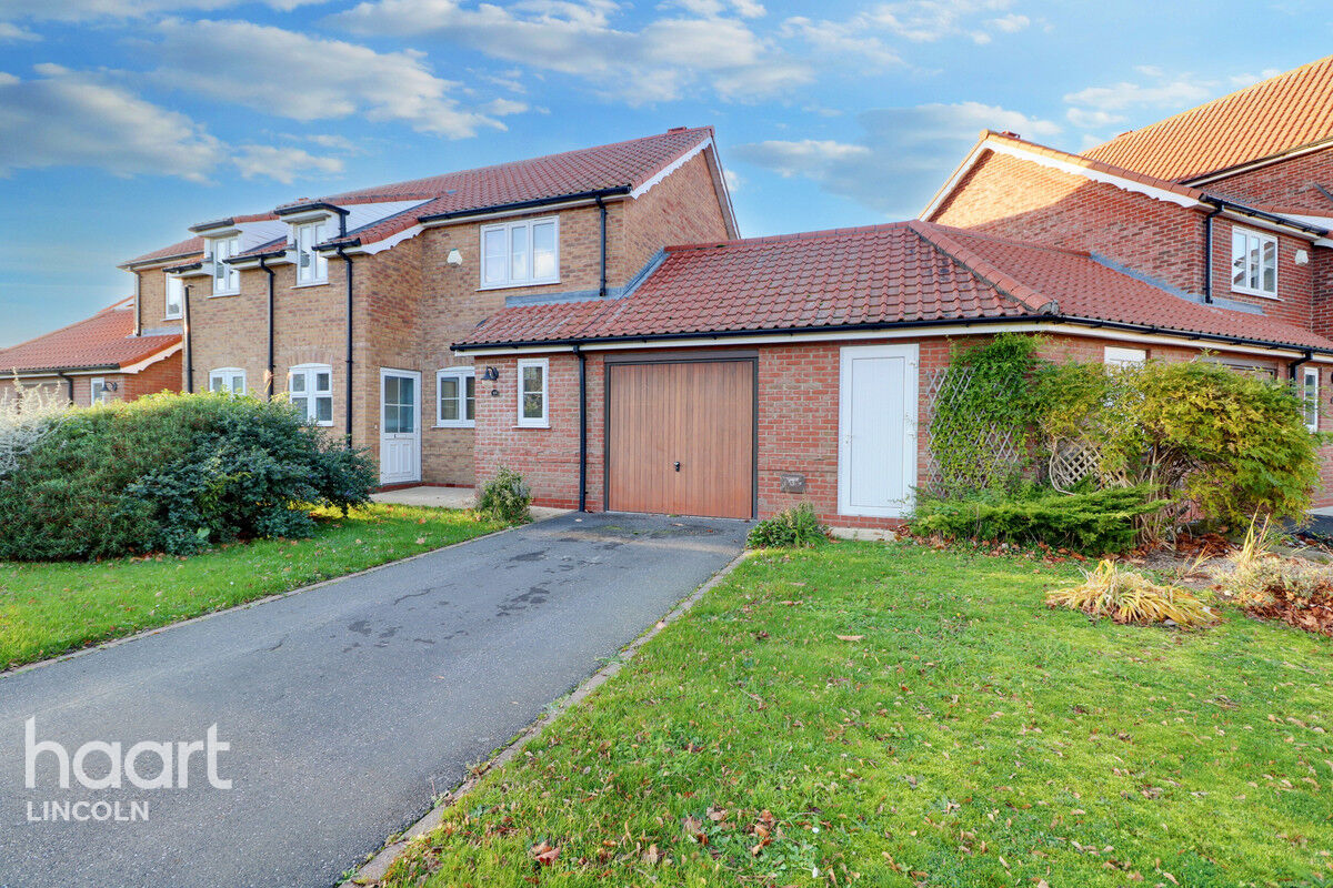 3 bedroom Semidetached house Park Lane, Burton Waters £260,000 haart