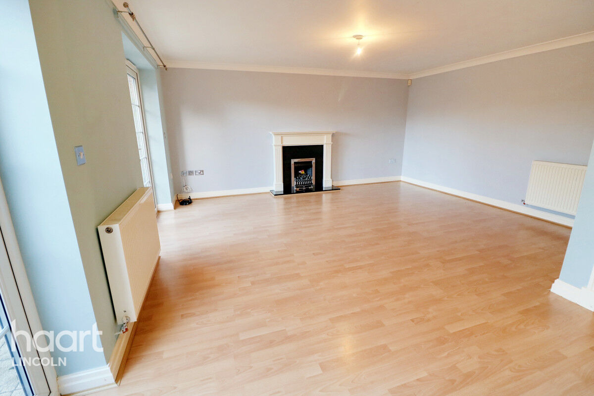 3 bedroom Semidetached house Park Lane, Burton Waters £260,000 haart