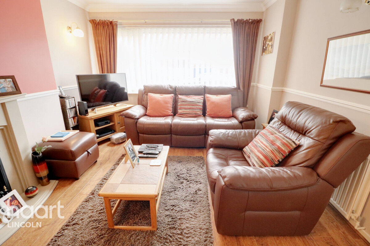 3 bedroom Semidetached house Matlock Drive, North Hykeham £215,000