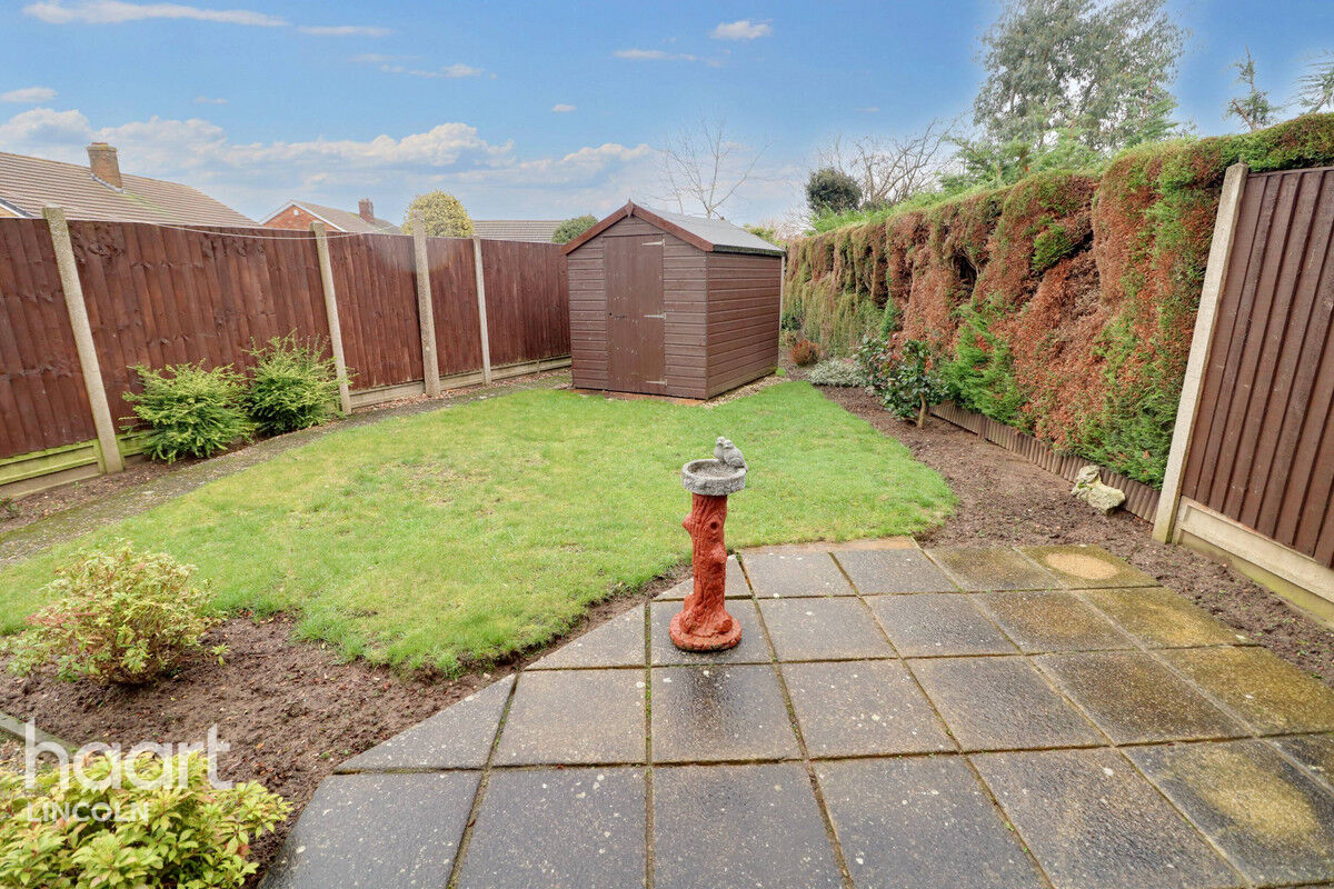 3 bedroom Semidetached house Matlock Drive, North Hykeham £215,000