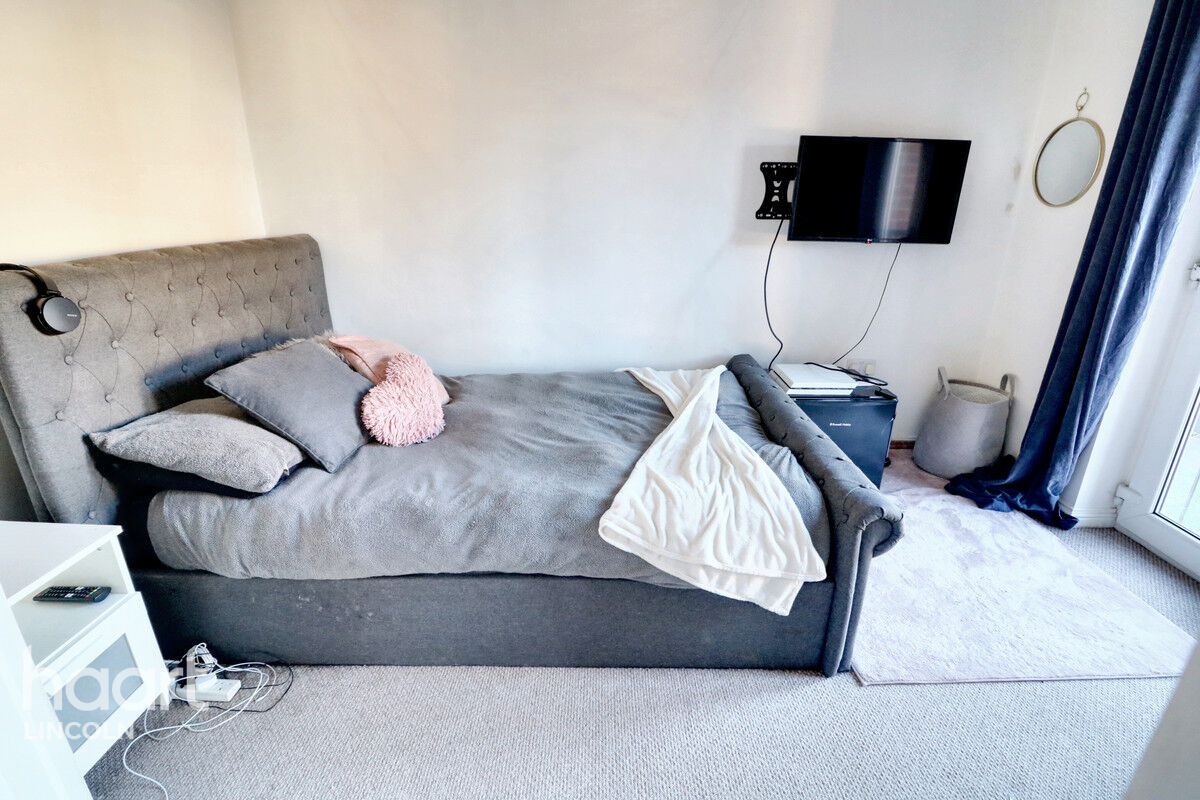 4 bedroom Detached house Gabriel Crescent, Lincoln £250,000 haart