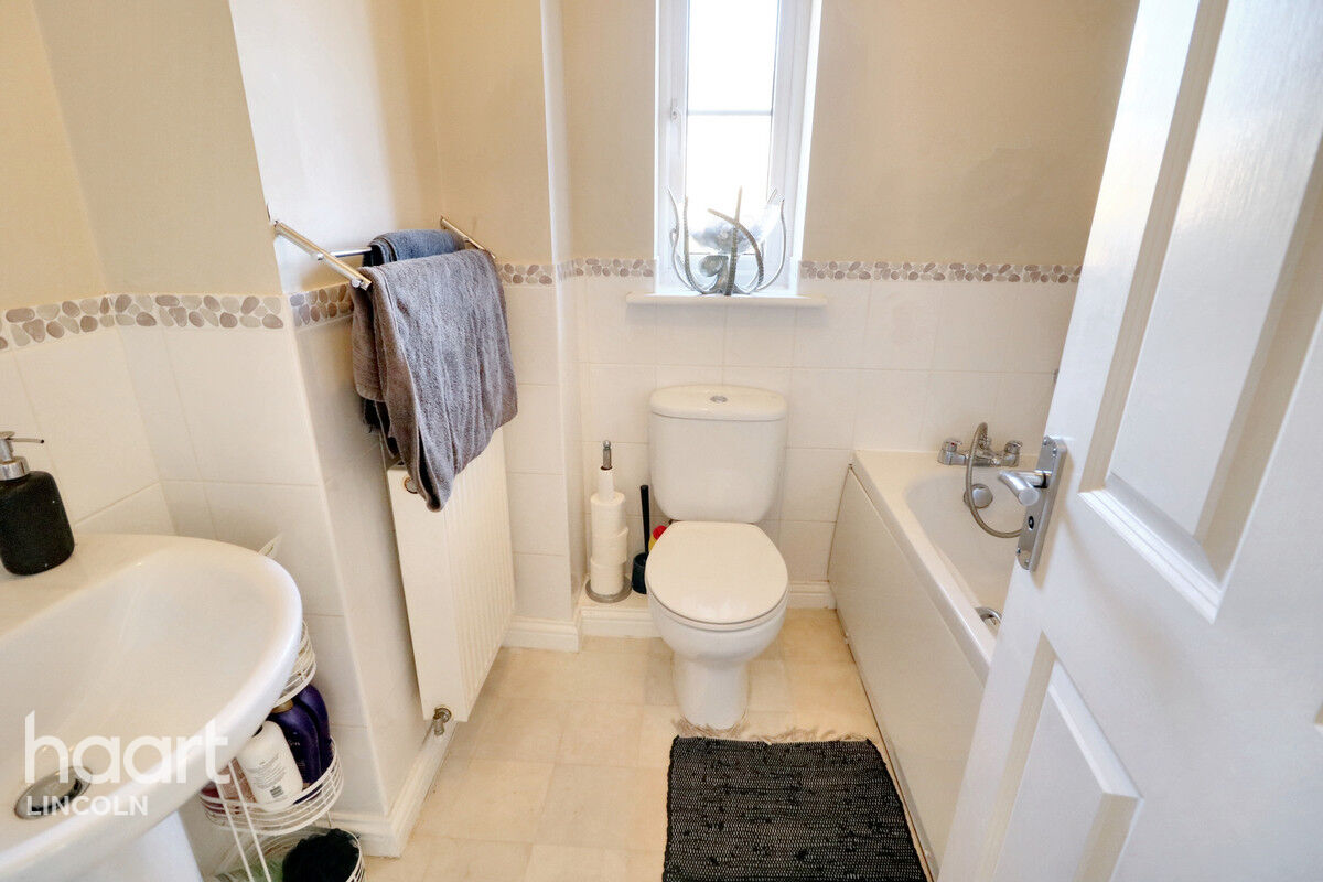 4 bedroom Detached house Gabriel Crescent, Lincoln £250,000 haart